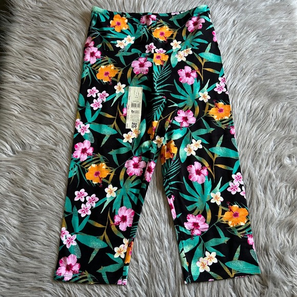 No Boundaries Pants - No Boundaries Capri Leggings Women Size Small 4-6 Tropical Floral Stretch Pants